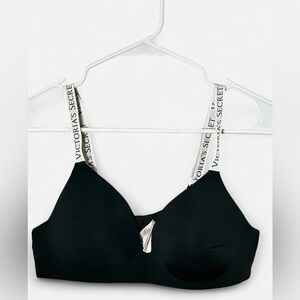 5/$25 NWOTs Victoria's Secret Lightly lined Wireless Black Bra multi way